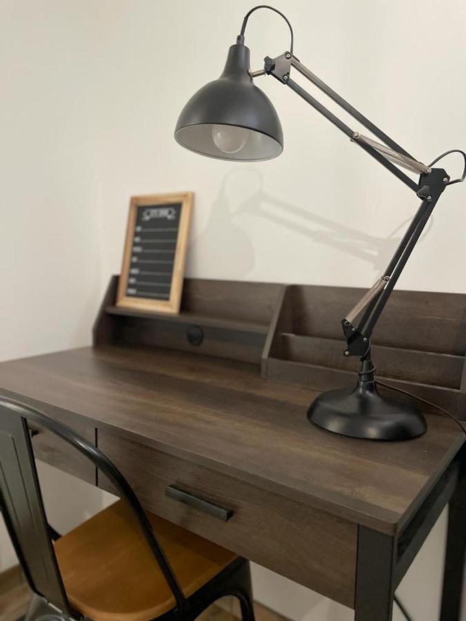 בורז'ה Studio Moderne Et Tout Equipe מראה חיצוני תמונה